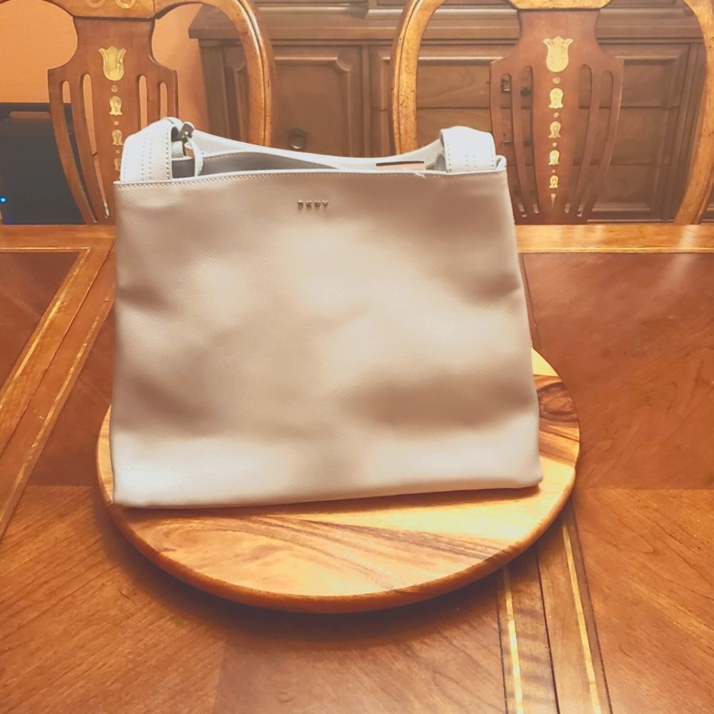 DONNA KARAN LEATHER SHOULDER TOTE